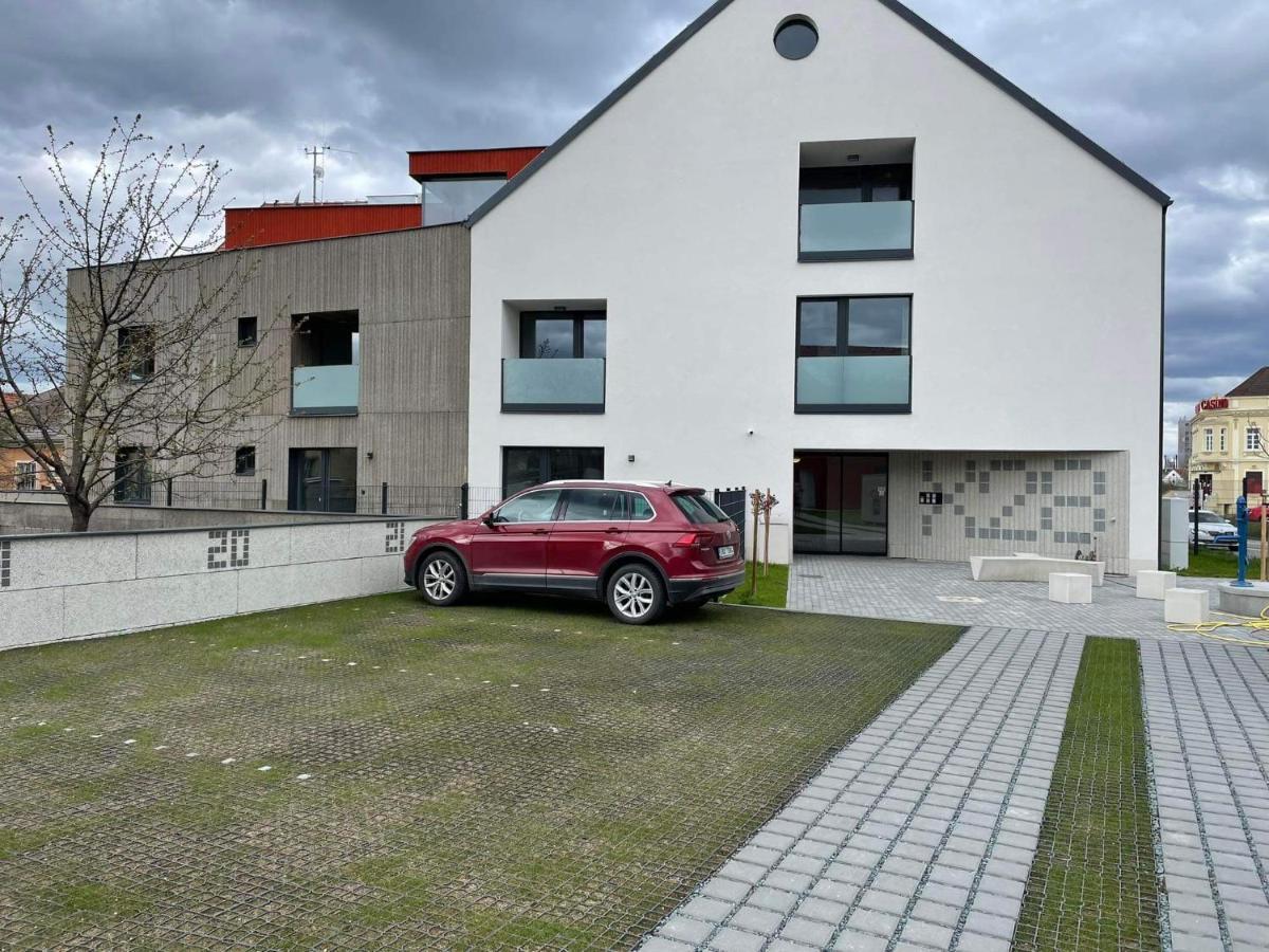Mikuloff Apartman Mikulov Kültér fotó